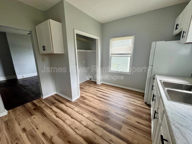 Photo - 1521 Taylor St
