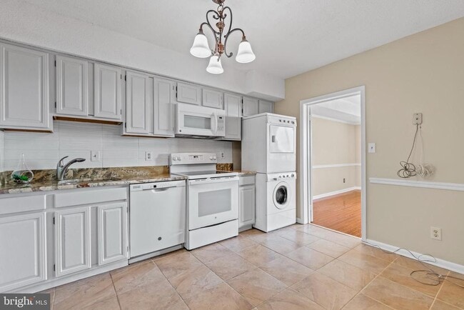 Building Photo - 3709 S George Mason Dr Unit 1609 - EAST