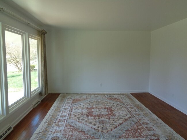 Photo - Well-Maintained 2 Bedroom House for Rent