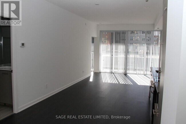 Photo - 435 Richmond St W Unit 304