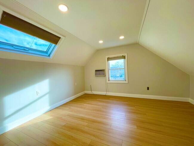 Photo - 278 Devonshire Dr