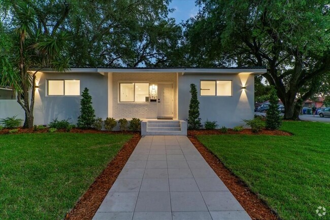Building Photo - 3260 NW 9th St Rental