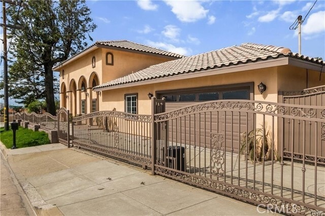 Building Photo - 3865 Del Rosa Ave