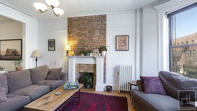 Building Photo - GARFIELD PLACE Unit 2R