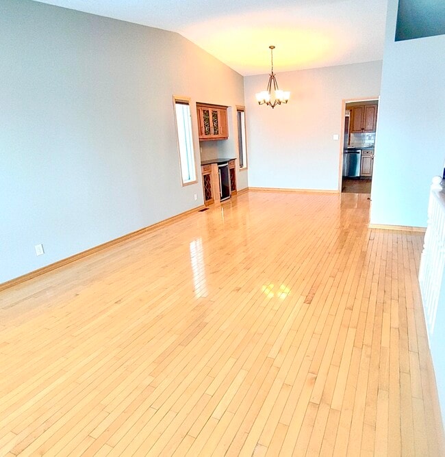 Photo - 10703-10114 114 Ave