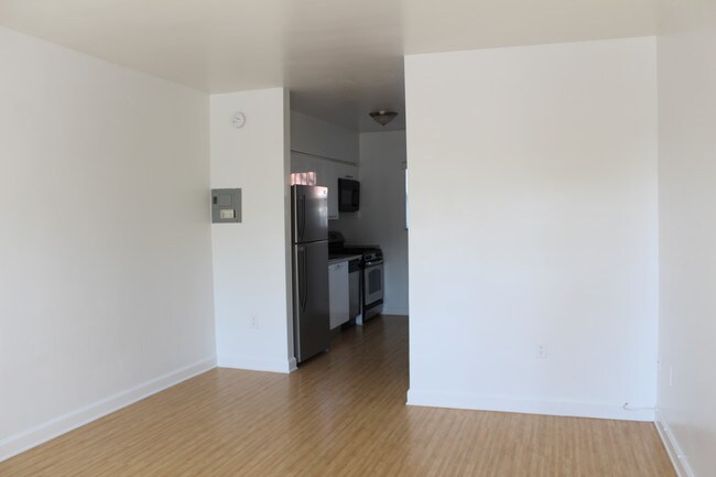 Photo - 8000 NE Bayshore Ct