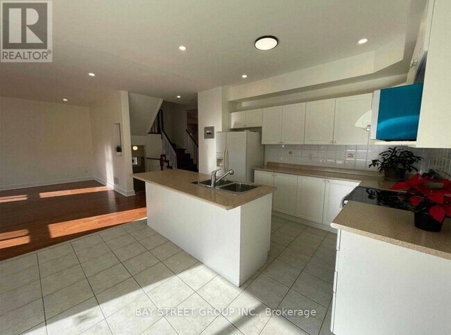 Photo - 7 Raymond Bartlett Ave