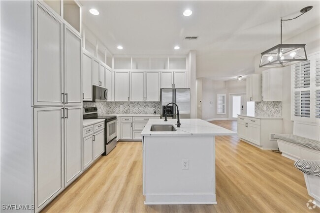 Building Photo - 9149 Spring Mountain Way Rental