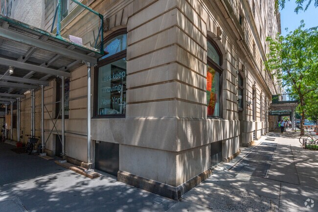 Photo - The St. George Tower