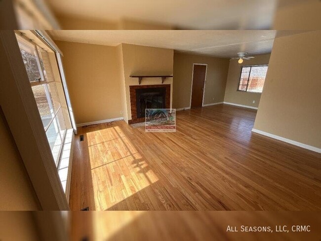 Photo - 1004 Vega Dr