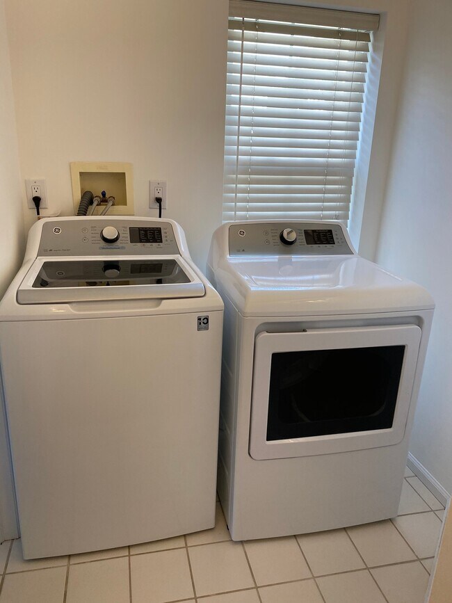 Photo - 18 Berrian Pl Unit B
