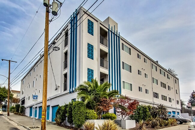 Photo - 1008 E 23rd St Apartamentos