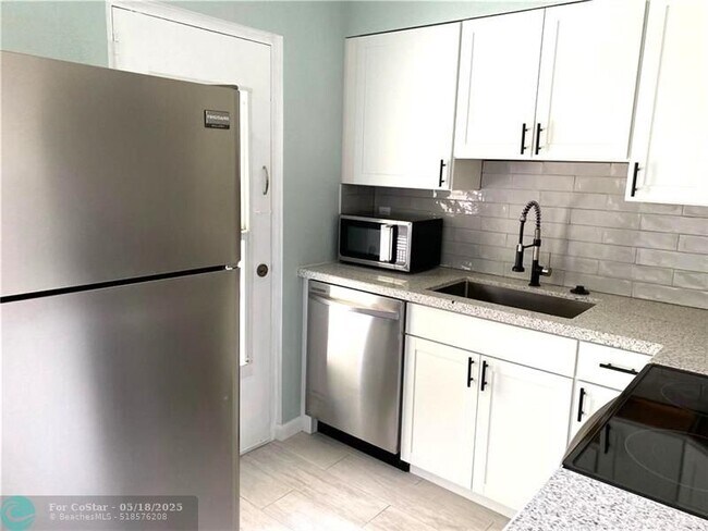 Photo - 2555 NE 11th St Unit 505