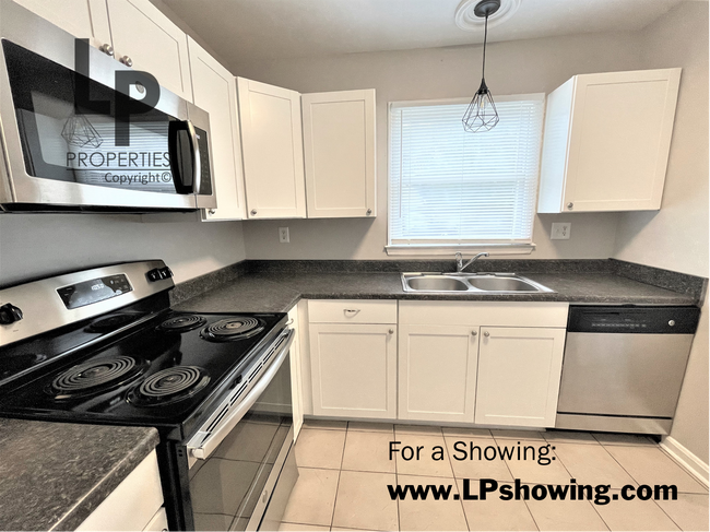 Photo - 1488 Deer Lake Cir