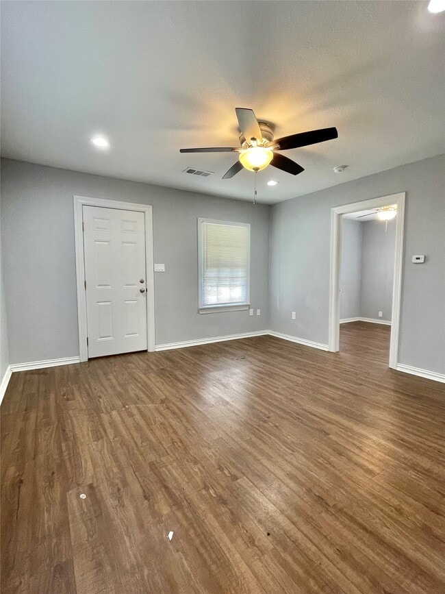 Photo - 140 W Marion St