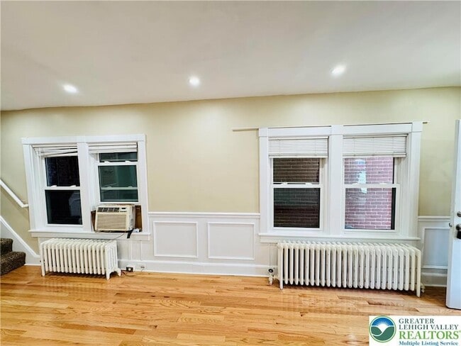 Photo - 2429 Forest St