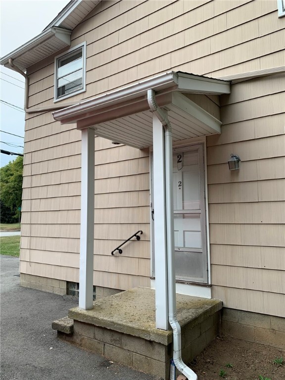 Building Photo - 1/2 Elmgrove Rd Rental