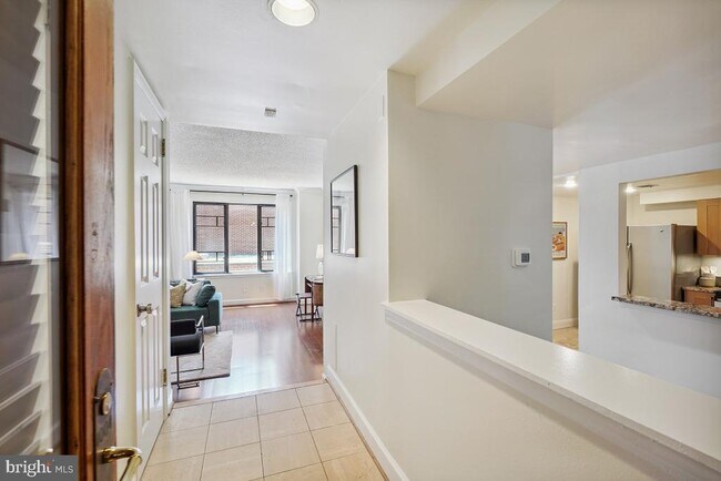 Building Photo - 1080 Wisconsin Ave NW Unit 1004