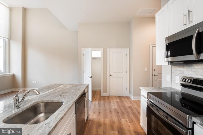 Photo - 2121-41-2141 Market St Unit 103
