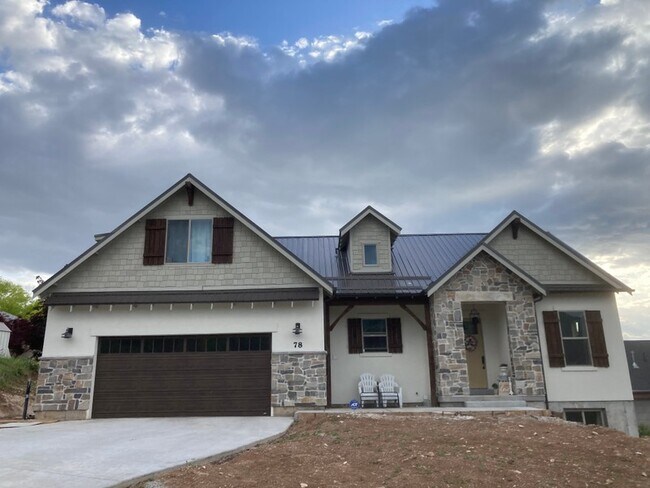 Building Photo - 78 S Fairway Dr