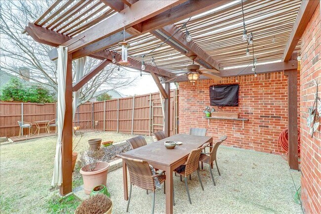 Photo - 2237 Grinelle Dr