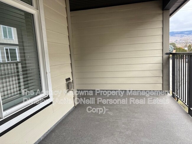 Photo - 1308 Rutland Rd N