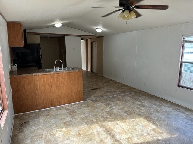 Photo - 16915 Balmoral St