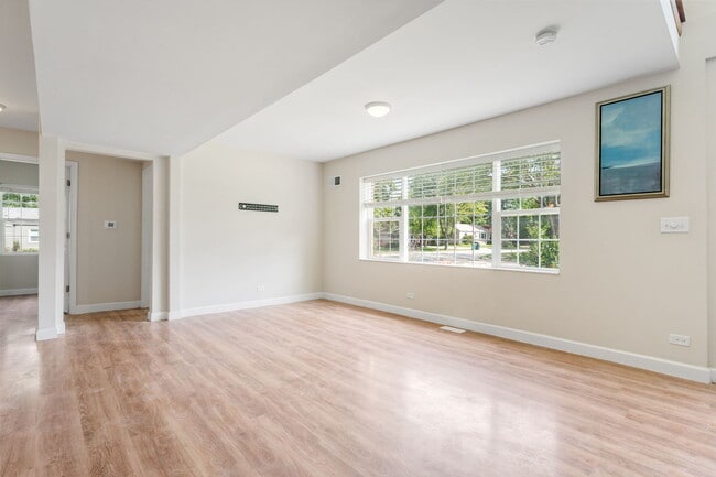 Photo - 201 W Potomac Ave