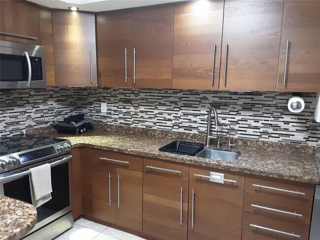 Photo - 200 178th Dr Unit 612