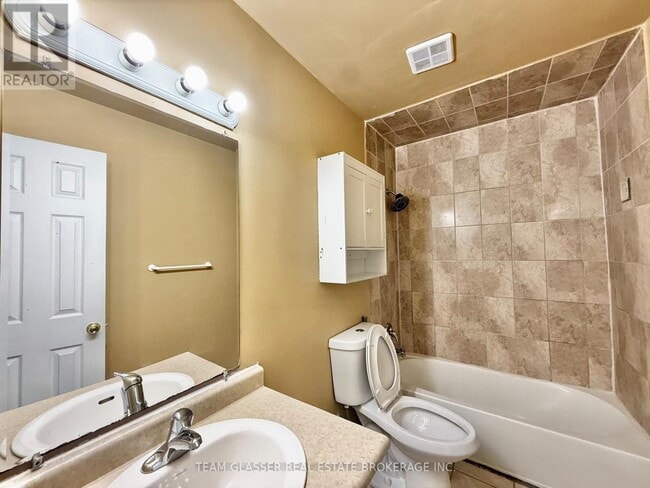 Photo - 165 Boullee St