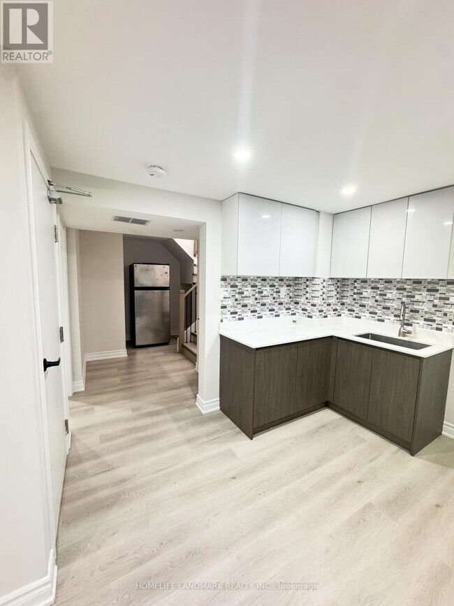 Photo - 144 Raymerville Dr