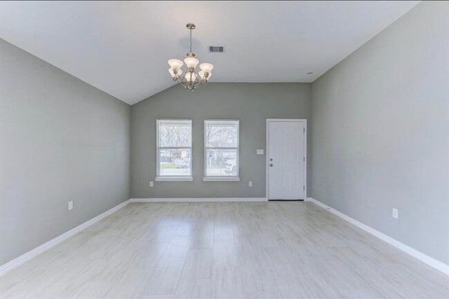 Photo - 5824 Glen Lee Dr