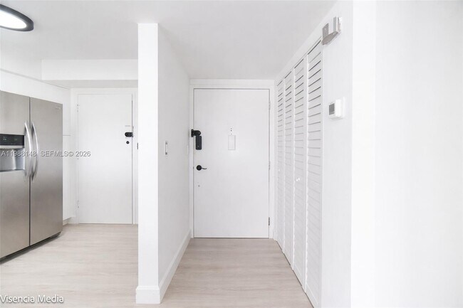 Photo - 1351 NE Miami Gardens Dr Unidad 703E