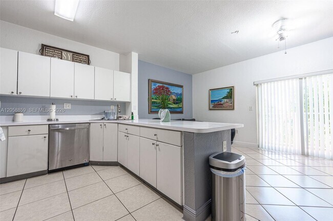 Photo - 6930 NW 179th St Unit 304-8