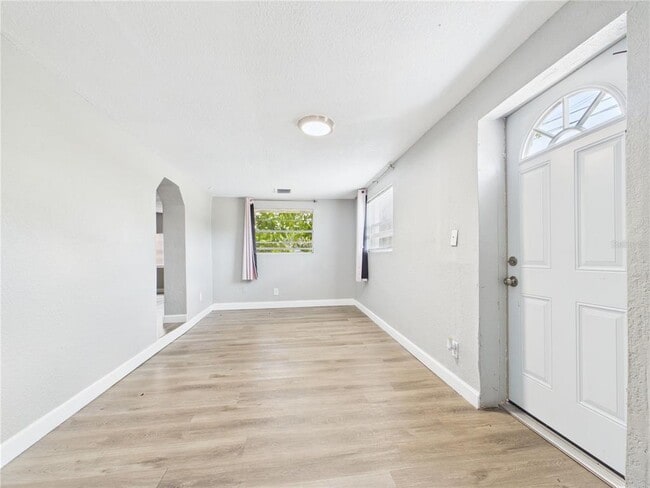 Photo - 605 S Disston Ave