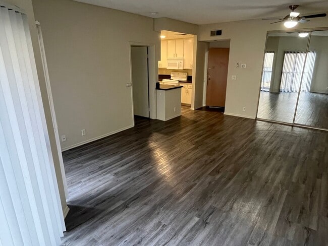 Photo - 747 Gayley Ave