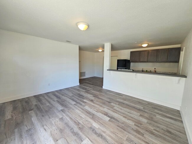 Photo - 1040 Hickory Ln