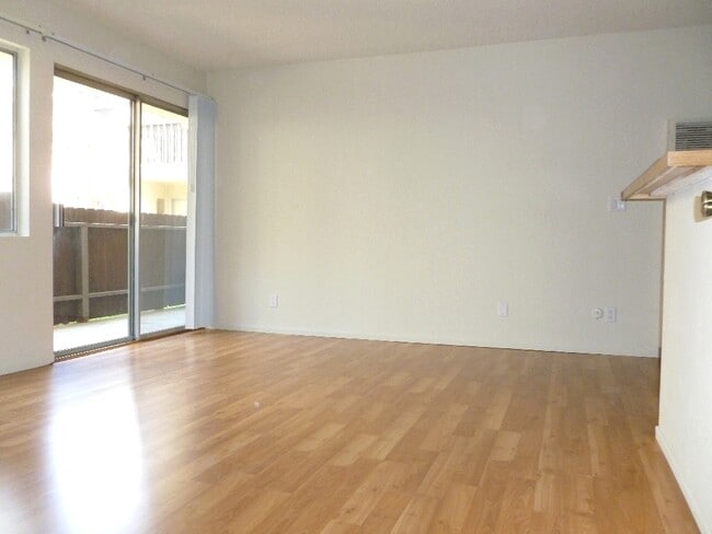 15001 Condon Ave - 15001 Condon Ave