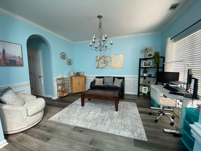 Photo - Beautifully Maintained Home in Prime Savannah Location