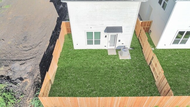 Photo - 1502 Revolution Way