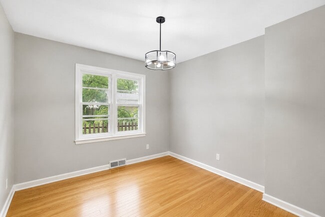 Photo - 712 Grignon St