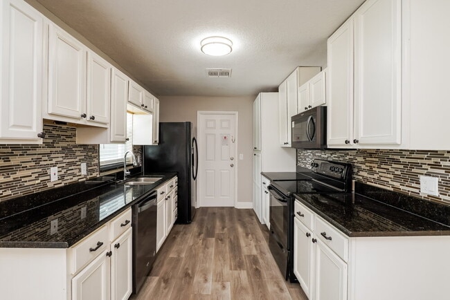 Photo - 119 Harness Ln