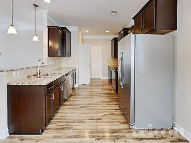 Photo - 447 Knothole Ln