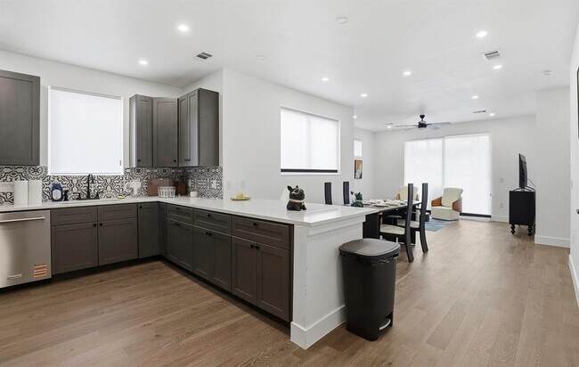 Photo - 1208 W Oltorf St Unidad A