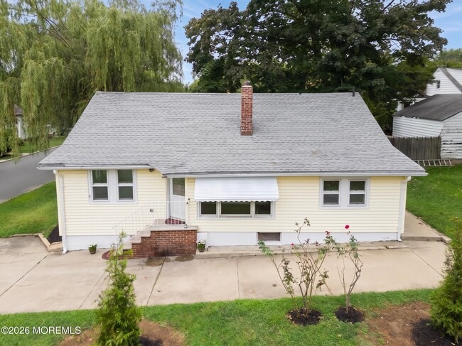 92 Asbury Ave