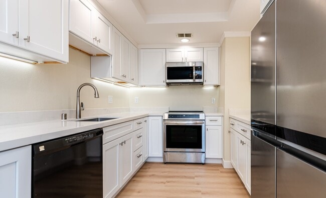 Building Photo - Soquel Knolls – Gorgeous Fully Remodeled 3BD / 1.5BA Second-Floor Condo