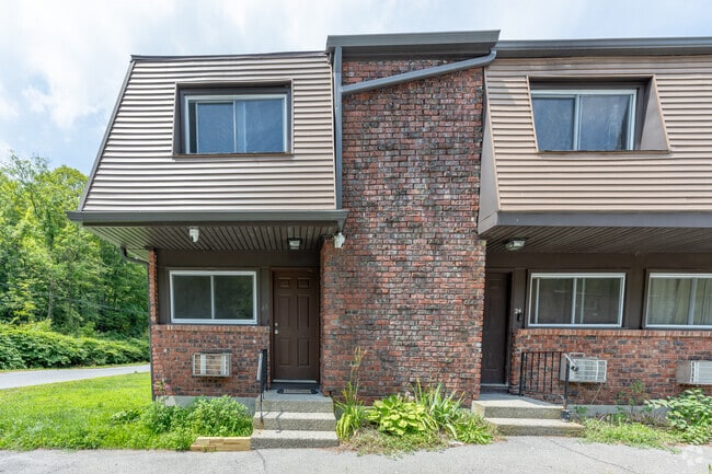 2 BR, 1.5 BA - 1,000SF