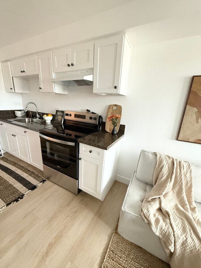 4973 W 21st St Unit 402a