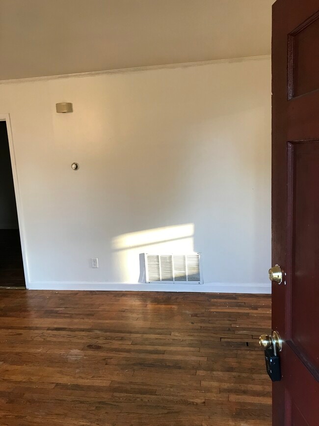 Photo - 423 E Coffee St