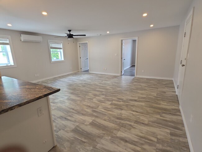 Photo - 131 Brown St